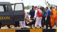 17 Kapal Tenggelam Dihantam Badai: 42 Hilang & 10 Tewas di Kalbar