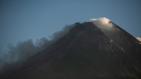 Gunung Merapi Meluncurkan Awan Panas Guguran sejauh 2 Kilometer