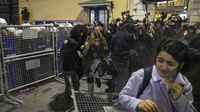 Wanita Turki Demonstrasi: Polisi Tembak Gas Air Mata & Peluru Karet