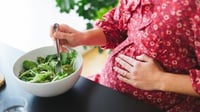 7 Tips Makan Sehat Selama Masa Kehamilan, Menurut Ahli Patologi