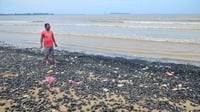 Laporan Warga soal Pencemaran Laut Masalembu Diabaikan Pemerintah