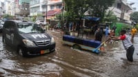 Berita Banjir Jakarta: Daftar Lokasi & Prediksi BMKG soal Hujan