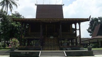 Mengenal Rumah Adat Banjar Kalimantan Selatan & Keunikannya