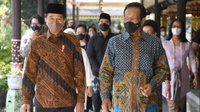 Jokowi saat Halalbihalal ke Sri Sultan HB X: 