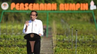 Jokowi Singgung Isu Lingkungan Saat Kunker ke Persemaian Mentawir