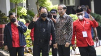 Jokowi Puji Megawati Usai Dapat Kejutan Tumpeng di Rakernas PDIP