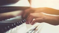 Contoh 10 Alat Musik Melodis, Cara Memainkan dan Sumber Bunyinya