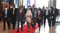 Iriana Jokowi Hadiri KTT G20 Pasca Tergelincir di Tangga Pesawat