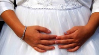 Viral Bocah 10 Tahun Menikah & Bagaimana Sebaiknya Kita Bersikap