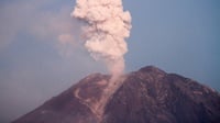 Update Gunung Semeru 9 Desember 2022: 15 Kali Gempa Letusan
