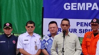 DKI Salurkan 30 Ton Beras & 1.500 Mi Instan untuk Korban Cianjur