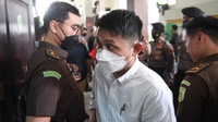 Chuck Putranto Dituntut Pidana 2 Tahun Penjara & Denda Rp10 Juta