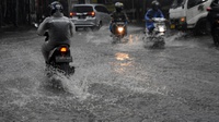 21 Jalan di Jakarta Tergenang Banjir, Ketinggian Capai 40 Cm
