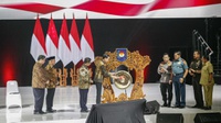 Jokowi Tegur Bulog & Kepala Daerah soal Kenaikan Beras dan Telur