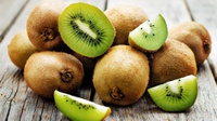 6 Manfaat Buah Kiwi Bagi Kesehatan Tubuh & Kandungan Nutrisinya