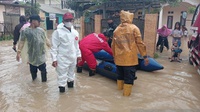 Tiga Warga Tangerang Meninggal Tersengat Listrik saat Banjir