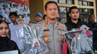 Polisi Tangkap Pelaku Pembacokan Eks Ketua KY & Anaknya