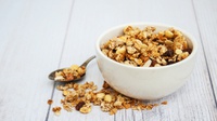 Ketahui 5 Manfaat Granola untuk Diet & Daftar Kandungan Gizinya