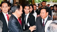 Jokowi Bantah Kabar Menteri Cekik Wamen di Istana