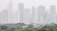 Atasi Polusi Jakarta, Heru Minta Semprot Air dari Gedung Tinggi