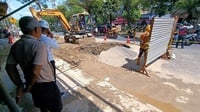Penyebab Aspal Jalan Pasar Kembang Surabaya Terangkat Satu Meter