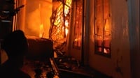 52 Petugas Damkar Masih Padamkan Api di Gedung A Museum Nasional