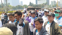 Massa Berkaos 'Gibran untuk Indonesia' Ramai di Patung Kuda