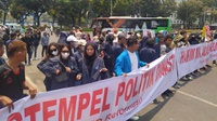 Demo di MK Hari Ini Jelang Putusan Batas Usia Capres-Cawapres
