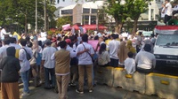 Akses Jalan Medan Merdeka Barat Dialihkan Imbas Demo Putusan MK