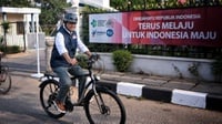 Anies Baswedan Naik Sepeda ke RS Fatmawati untuk Tes Kesehatan