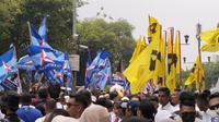 Bendera Parpol Pengusung Prabowo-Gibran Membentang di KPU