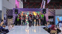 Fashion Show Sita Perhatian Pengunjung Job Fair 2023 di Jakarta