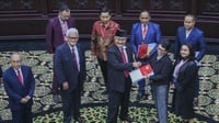 Dissenting Opinion Bintan Saragih: Anwar Usman Dipecat dari MK