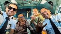 Bos Garuda Bakal Panggil Pilot Usai Pose Tiga Jari dengan Mahfud