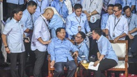 Prabowo Subianto-Gibran Rakabuming Tinggalkan Gedung KPU RI