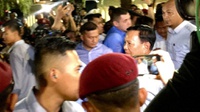 Prabowo Beri Sikap Hormat ke Anies-Muhaimin di Debat Perdana