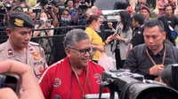 Sekjen PDIP Hasto Kristiyanto Tiba di Gedung KPU