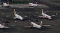 Rupiah Melemah, Kemenhub Kaji Perubahan Tarif Batas Atas Pesawat