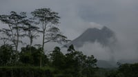 Merapi Erupsi Lagi, Hujan Abu Vulkanik Melanda Klaten & Boyolali