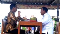 Jokowi Makan Bakso Bareng Prabowo, Anies Sindir soal Kekuasaan