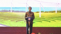Jokowi Bagi-Bagi Pompa Air untuk Tekan Impor Beras