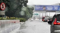 Lalin di Tol Arah Bandara Soekarno-Hatta Macet akibat Banjir
