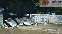 Tanggul Kali Hek Jaktim Jebol Akibat Luapan Sungai Ciliwung