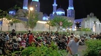 Menyelami Kebahagiaan di Masjid Raya Sheikh Zayed Kota Solo