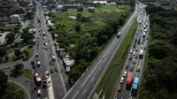 Polri Lanjutkan One Way Tol Trans Jawa hingga Senin Malam
