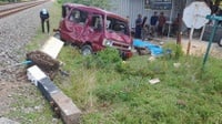 Kronologi Mobil Tertabrak KA di Perlintasan Sebidang di Madiun