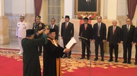Ucap Sumpah di Depan Jokowi, Suharto Resmi Jadi Wakil Ketua MA