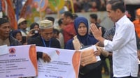 Jokowi Janji Relokasi Warga Terdampak Banjir Bandang Sumbar