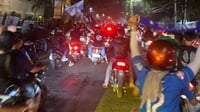 Persib Juara Liga 1 2024, Euforia Bobotoh Padati Jalanan Bandung