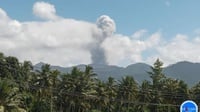 Sejarah Erupsi Gunung Dukono, Apakah Saat Ini Masih Aktif?